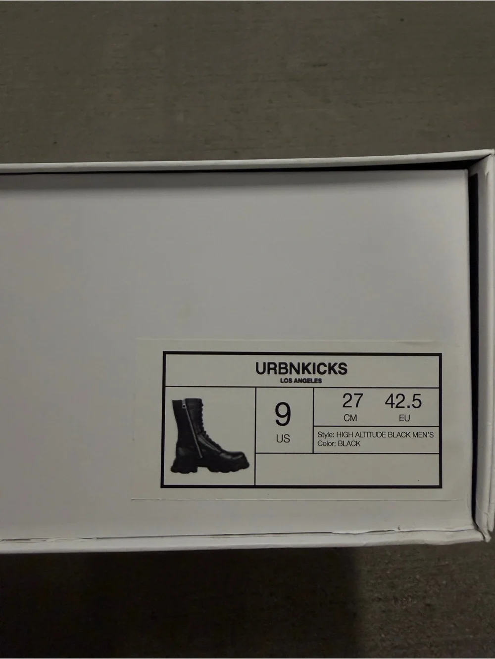 Urbnkicks sleek black